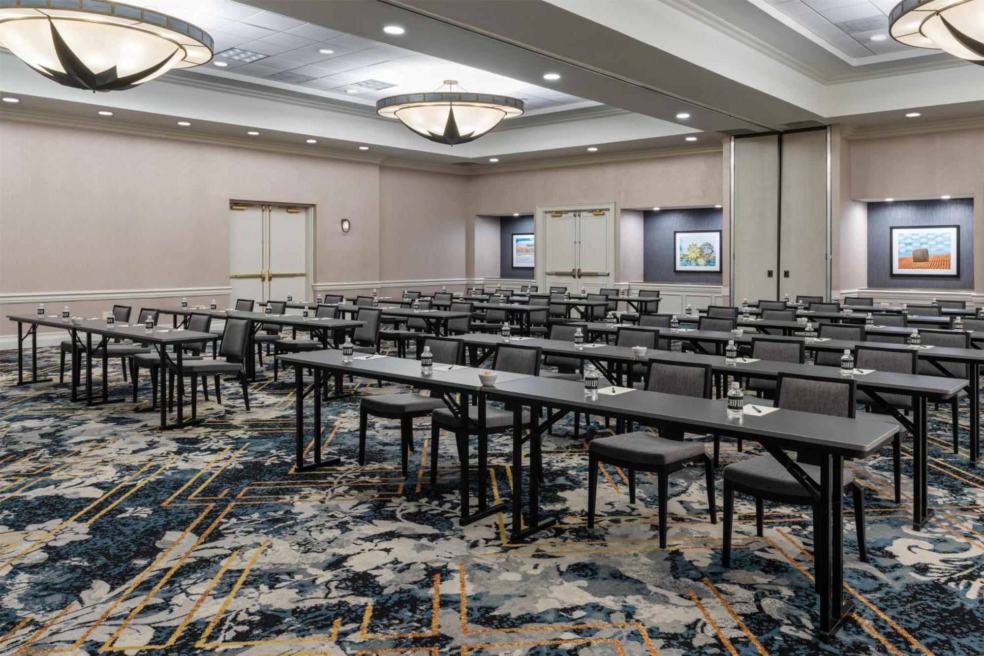 The Chifley Houston, Tapestry Collection By Hilton Hotel