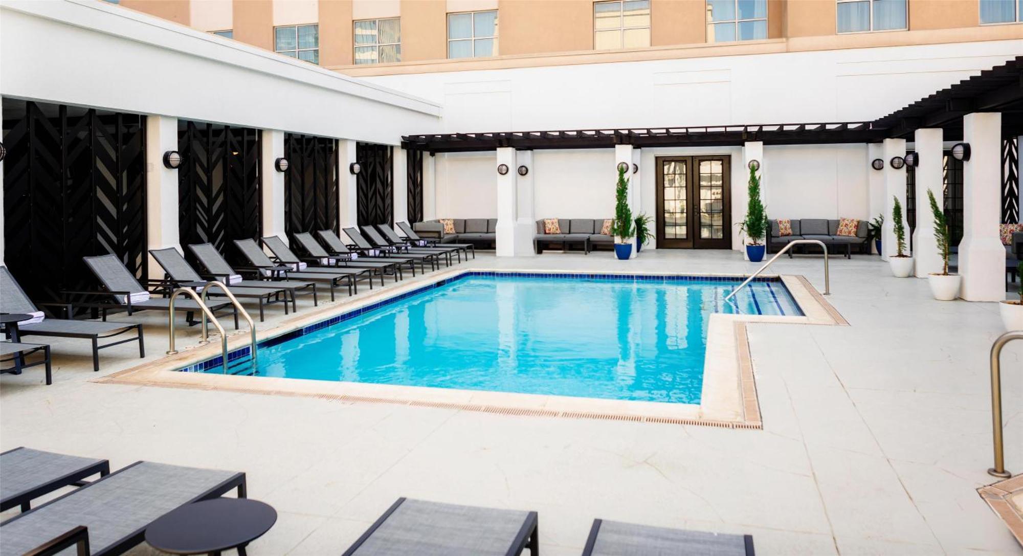 Hotel The Chifley Houston, Tapestry Collection By Hilton 4*